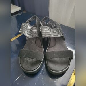 SKECHERS | US 11 NWOT Memory Foam Black Heeled Strappy Sandals Beach SOLD AS IS